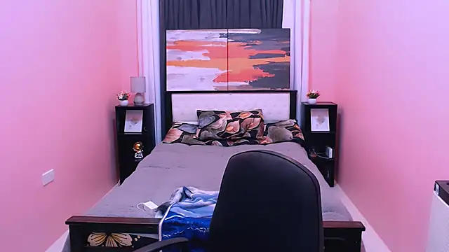 Fantacyloverr online show from March 9, 9:35 am