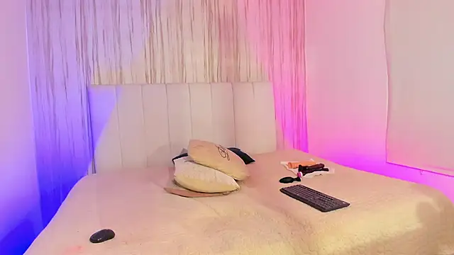 EdnaJara online show from January 11, 5:03 am