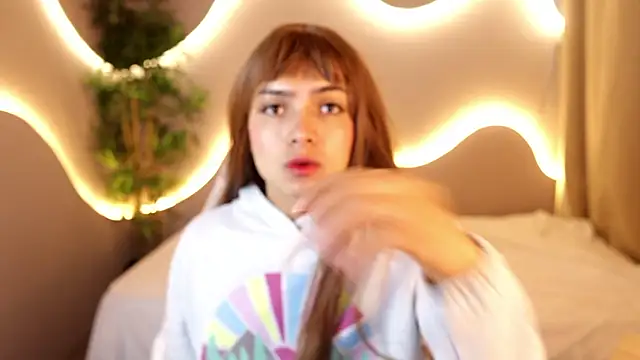 simone sky online show from February 23, 1:36 pm