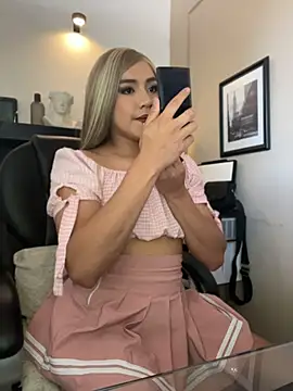 TaylorSweetI online show from June 17, 2:07 pm