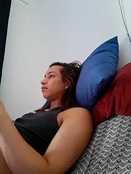 ofjuliaa online show from April 11, 7:06 pm