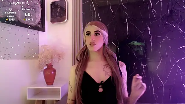 Alexa and Aranza  online show from April 25, 1:41 pm