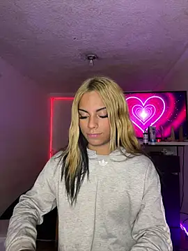 andyy x online show from February 4, 7:13 am