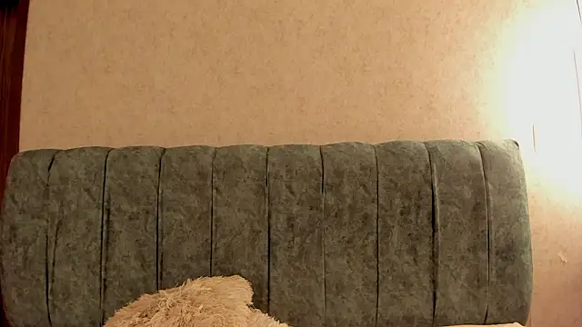 Aleera Walton online show from March 14, 8:56 pm