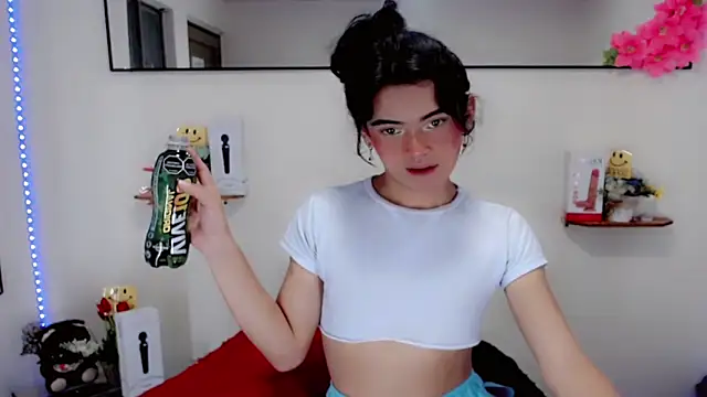 NathalialLooes online show from March 9, 5:55 am