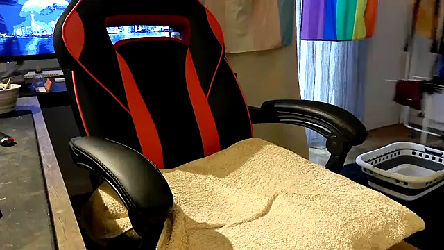 LovelyMeli online show from April 3, 5:44 pm