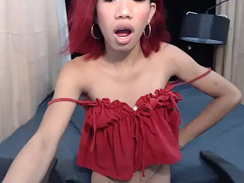 Queenoflustx online show from June 4, 2:42 pm