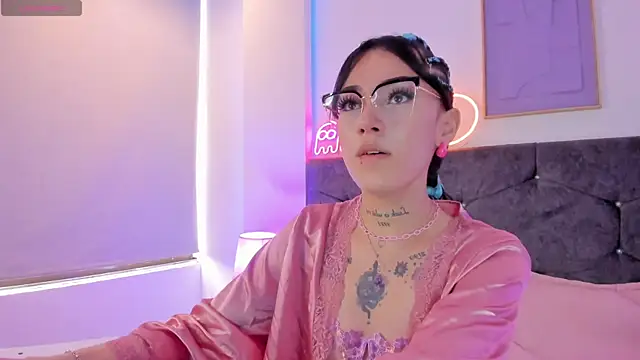 Megan Morphy online show from March 31, 2:19 pm