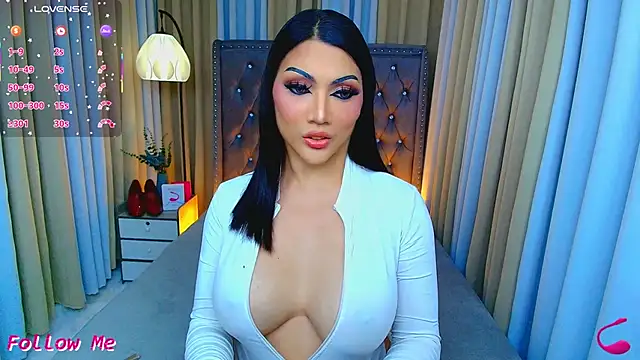 Laureen Hilton online show from April 6, 3:01 pm