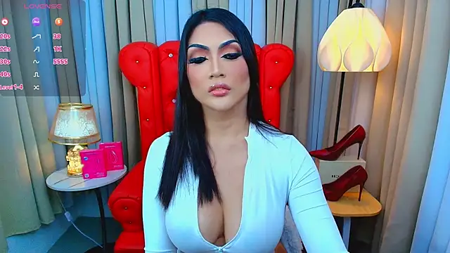 Laureen Hilton online show from July 16, 12:11 pm
