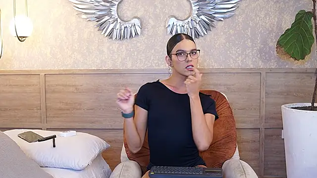 Luxa Velvet online show from March 4, 12:53 pm