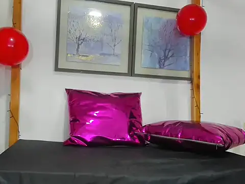 Xamira hot online show from February 20, 6:26 am