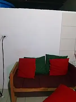 HonneyVictoria online show from March 26, 9:13 am