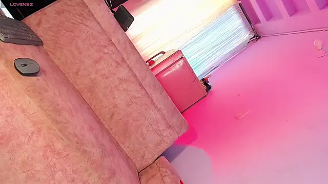 amazing kimberly online show from April 22, 8:05 pm