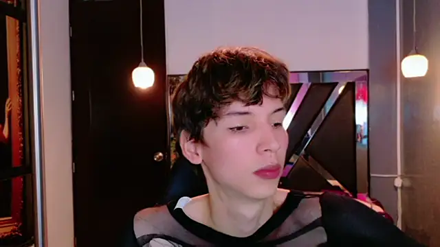 Stefany PiInk online show from June 9, 1:54 pm