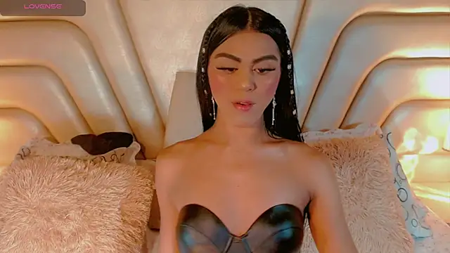 tiifannysexyhot online show from April 26, 9:46 pm