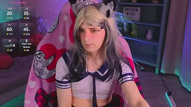 FoxIsPuff online show from April 4, 8:39 pm