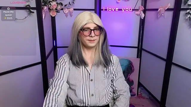 FoxIsPuff online show from July 8, 5:55 am