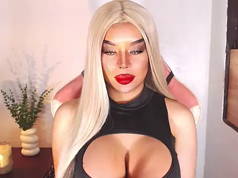 Zandralopez online show from March 26, 5:05 pm