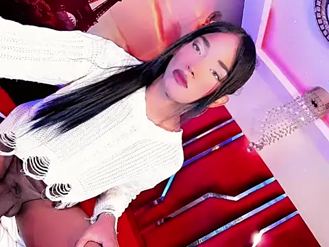 Paola Delfino online show from April 7, 11:00 am