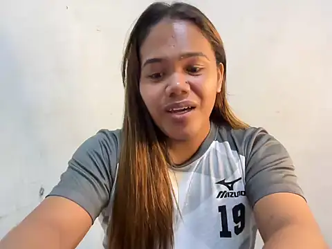 yourhotwild bella online show from July 24, 5:33 pm
