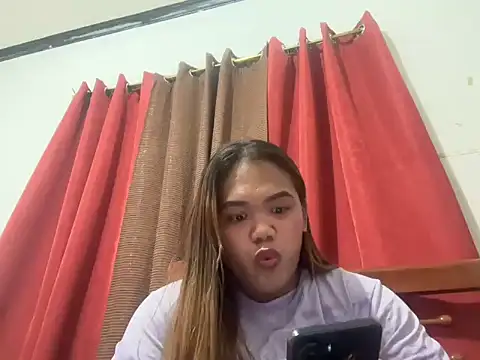 yourhotwild bella online show from July 27, 6:37 pm