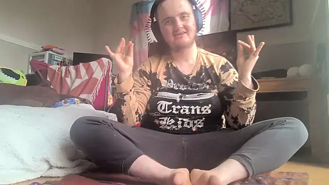 knottyn3bulara online show from April 13, 7:40 pm