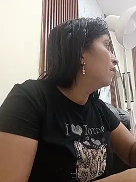 SofiaMendez1  online show from June 3, 1:23 pm