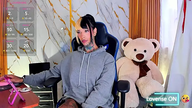 Dafne kee online show from April 11, 12:53 pm