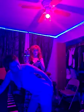 rheasplayground online show from April 28, 7:35 am