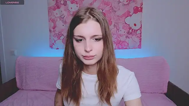LouiseKane online show from June 19, 11:37 am