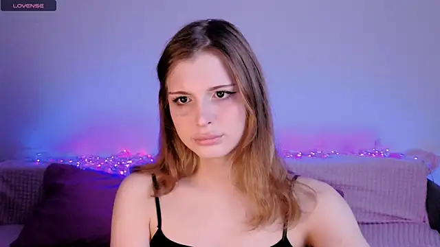 LouiseKane online show from July 31, 5:02 pm