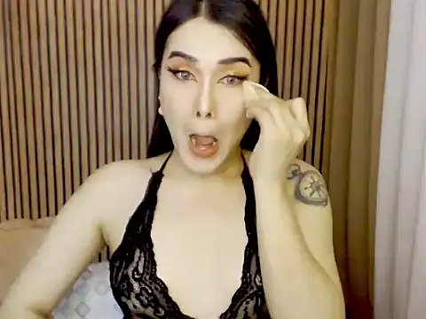 lahlahVienne online show from May 4, 3:17 pm