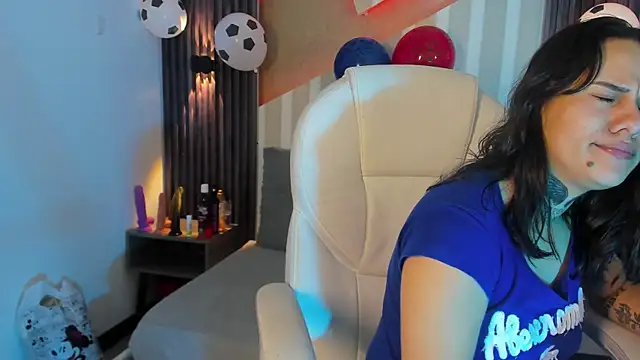 MadisonYoung000 online show from June 26, 12:53 pm