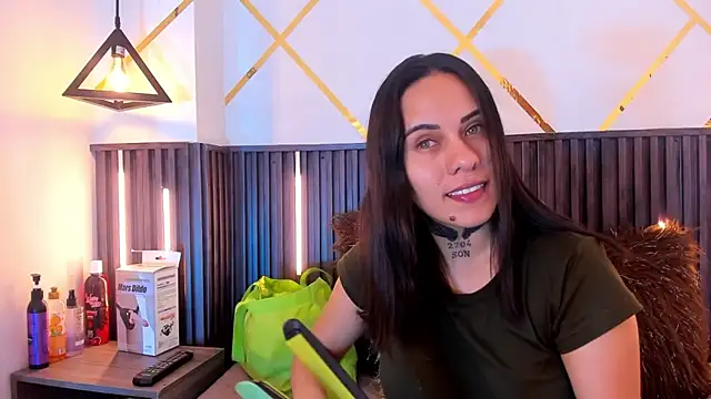 MadisonYoung000 online show from July 7, 9:41 pm