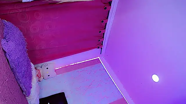 HeidiVanessa online show from July 28, 2:40 am