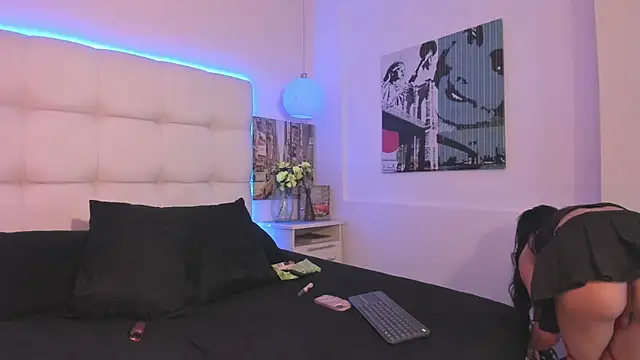 MadelynePerez3 online show from July 15, 3:06 pm