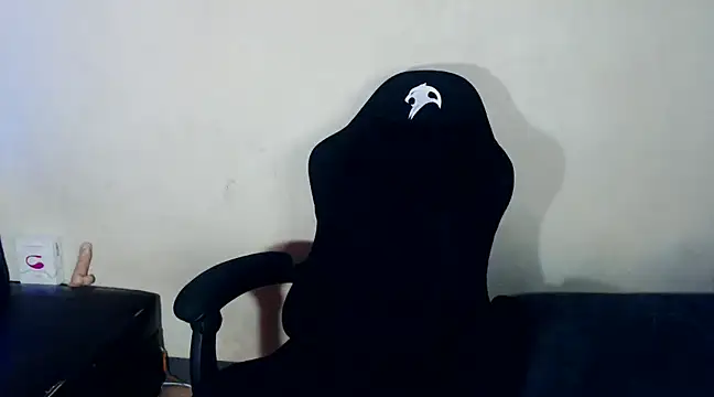 Snapshot of MistressBangs chatting on January 5, 2:08 pm MistressBangs online show from January 5, 2:08 pm