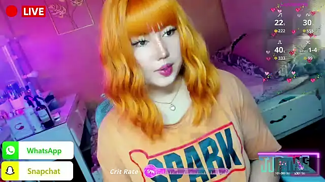Snapshot of HOTnWILDalice chatting on October 13, 1:30 am HOTnWILDalice online show from October 13, 1:30 am