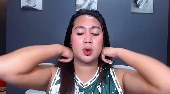 HOTTESTCANDYTS online show from December 24, 1:28 pm