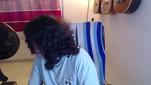 Snapshot of Smoke_trip_Alicia chatting on October 12, 6:05 am Smoke trip Alicia online show from October 12, 6:05 am
