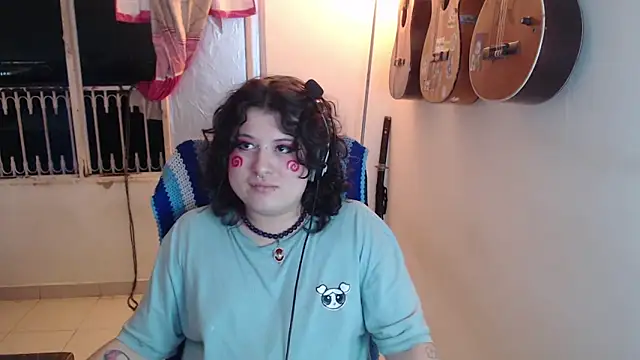 Snapshot of Smoke_trip_Alicia chatting on October 16, 4:46 am Smoke trip Alicia online show from October 16, 4:46 am