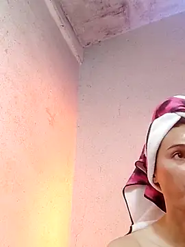 QueenSoreal online show from February 21, 6:04 pm