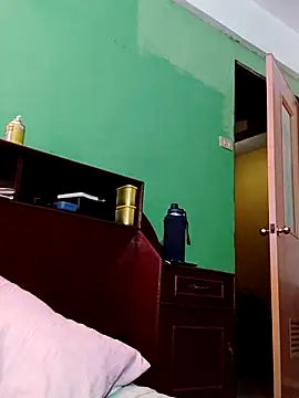 QueenSoreal online show from October 3, 9:37 pm