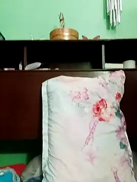 QueenSoreal online show from April 4, 5:44 pm