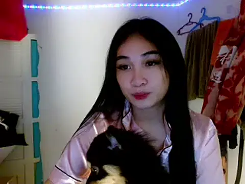 Snapshot of SweetLilly_18 chatting on March 15, 3:04 pm SweetLilly 18 online show from March 15, 3:04 pm