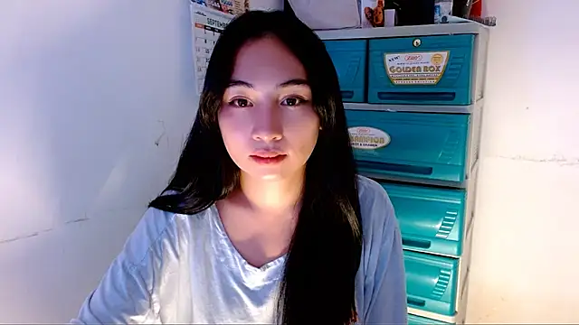 Snapshot of SweetLilly_18 chatting on September 18, 3:39 pm SweetLilly 18 online show from September 18, 3:39 pm