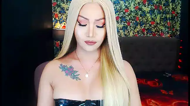 Snapshot of KylieMaxwellCaulfield_TS chatting on December 4, 7:28 pm KylieMaxwellCaulfield TS online show from December 4, 7:28 pm