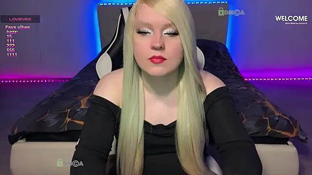 camsmiley online show from March 5, 11:37 am