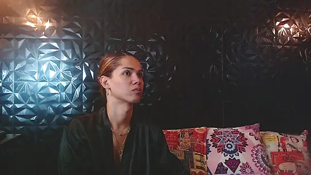 PINK  LOLA1 online show from March 10, 11:30 pm